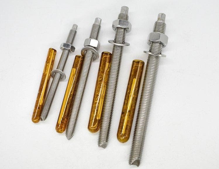 สลักเกลียวเคมี