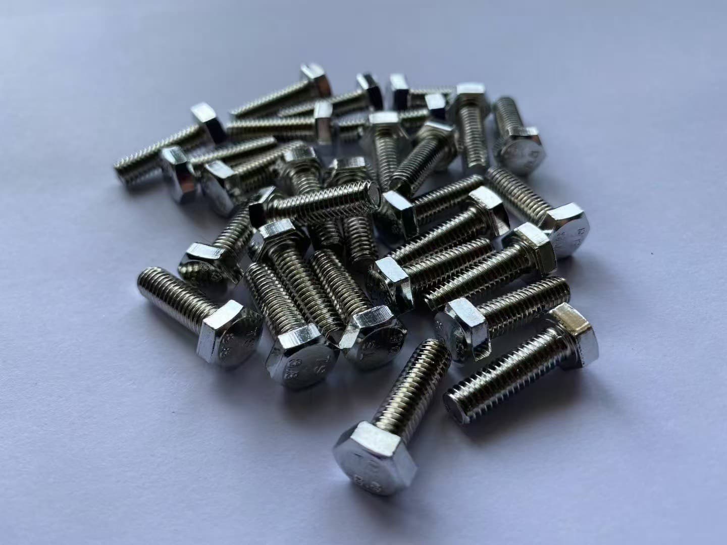 น็อตหัวหกเหลี่ยม สแตนเลส SUS304