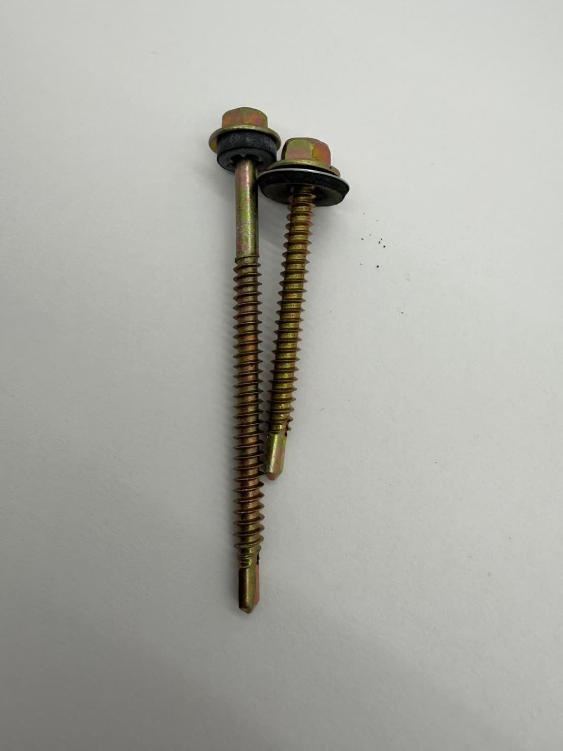 สกรูเกลียวปล่อยปลายสว่าน